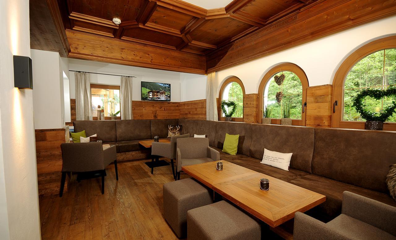 Hotel Burgschrofn Tux Esterno foto