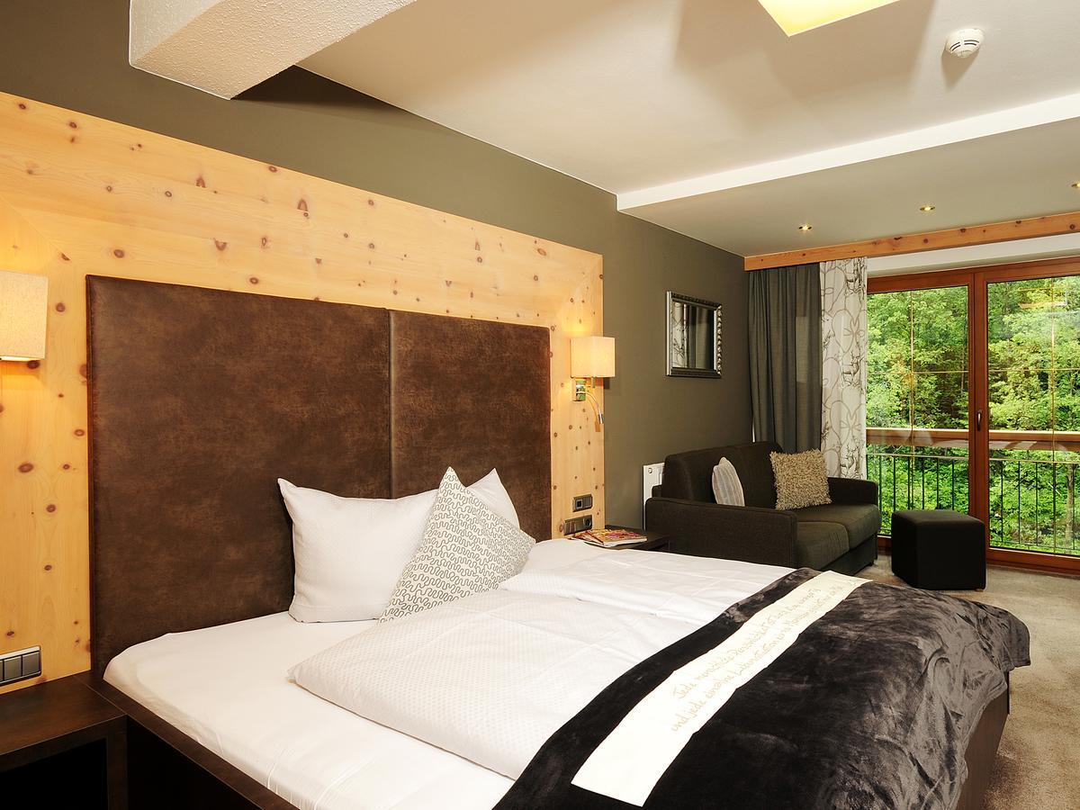Hotel Burgschrofn Tux Esterno foto
