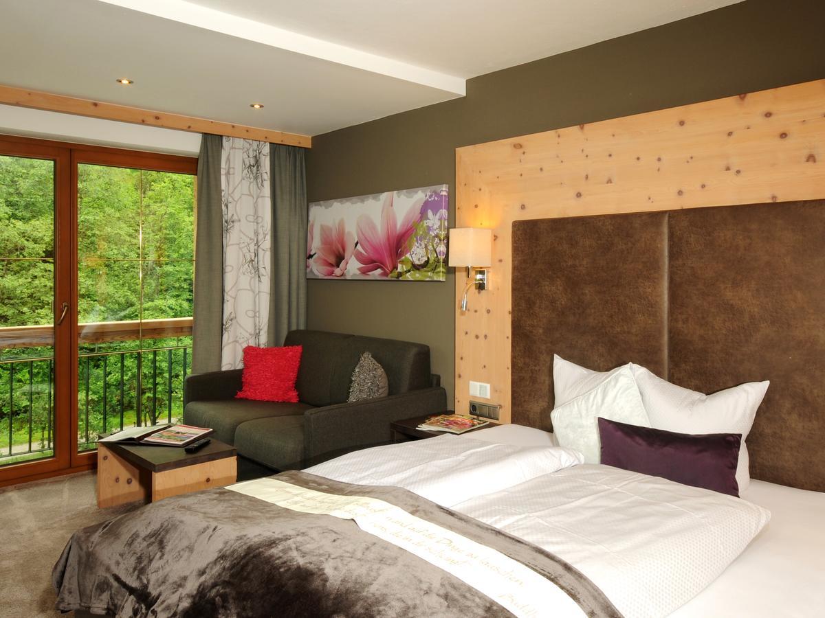 Hotel Burgschrofn Tux Esterno foto